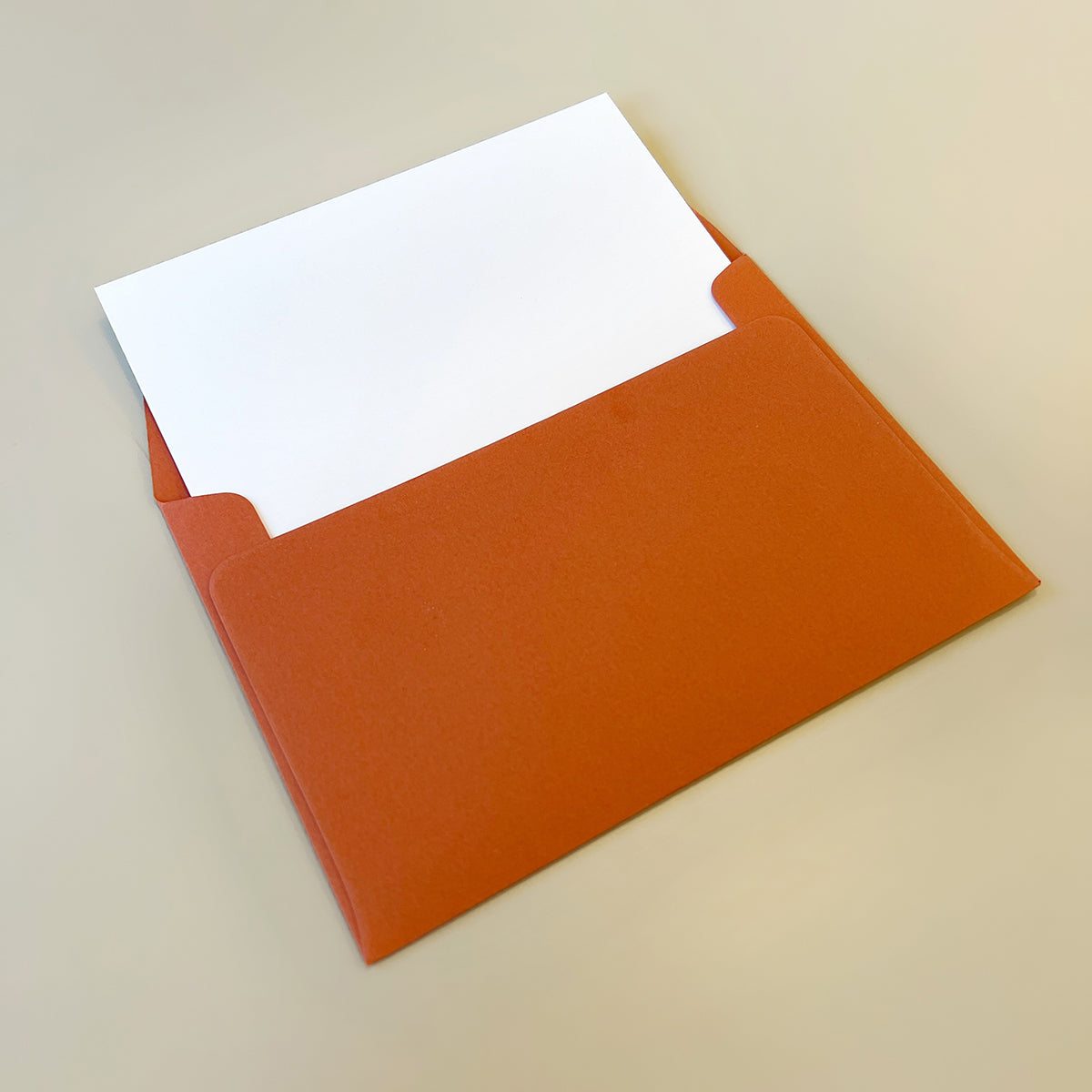 Lykønskningskort med terracotta kuvert - Struktur